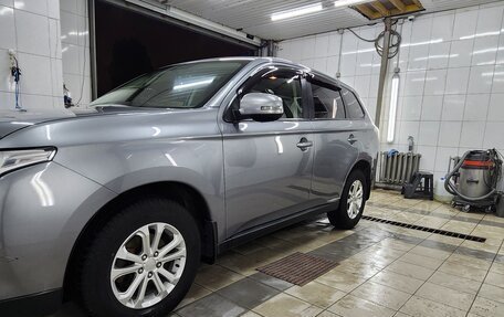 Mitsubishi Outlander III рестайлинг 3, 2013 год, 1 420 000 рублей, 14 фотография