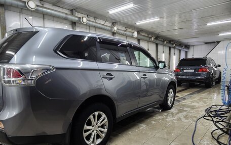 Mitsubishi Outlander III рестайлинг 3, 2013 год, 1 420 000 рублей, 22 фотография