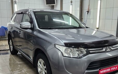 Mitsubishi Outlander III рестайлинг 3, 2013 год, 1 420 000 рублей, 17 фотография