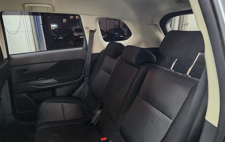 Mitsubishi Outlander III рестайлинг 3, 2013 год, 1 420 000 рублей, 27 фотография