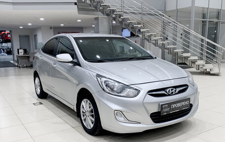 Hyundai Solaris II рестайлинг, 2013 год, 850 000 рублей, 3 фотография