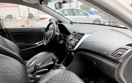 Hyundai Solaris II рестайлинг, 2013 год, 850 000 рублей, 11 фотография