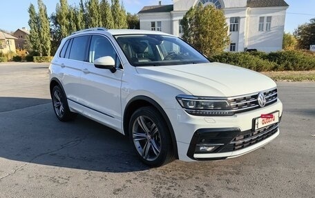 Volkswagen Tiguan II, 2019 год, 3 550 000 рублей, 3 фотография