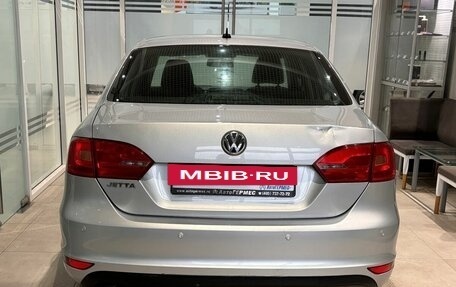 Volkswagen Jetta VI, 2012 год, 865 000 рублей, 3 фотография