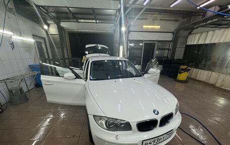 BMW 1 серия, 2011 год, 1 070 000 рублей, 10 фотография