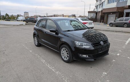 Volkswagen Polo VI (EU Market), 2012 год, 750 000 рублей, 2 фотография