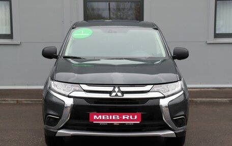 Mitsubishi Outlander III рестайлинг 3, 2017 год, 2 099 000 рублей, 2 фотография