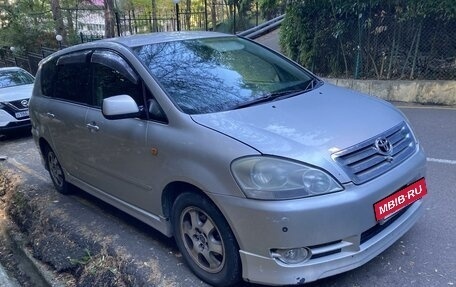 Toyota Ipsum II, 2001 год, 990 000 рублей, 2 фотография