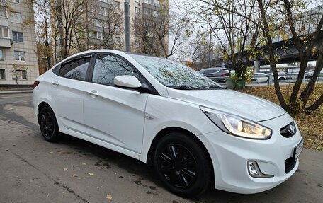 Hyundai Solaris II рестайлинг, 2013 год, 925 000 рублей, 3 фотография