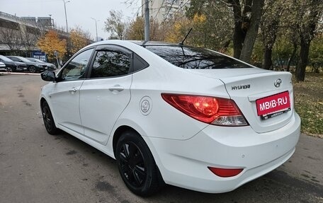 Hyundai Solaris II рестайлинг, 2013 год, 925 000 рублей, 5 фотография