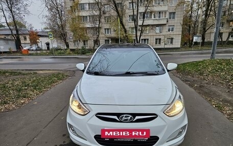 Hyundai Solaris II рестайлинг, 2013 год, 925 000 рублей, 2 фотография