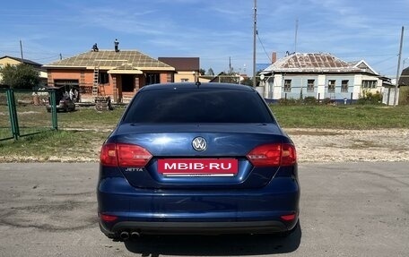 Volkswagen Jetta VI, 2011 год, 1 150 000 рублей, 4 фотография