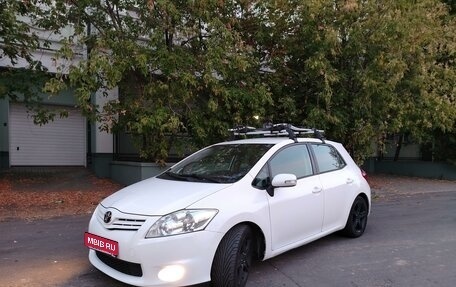 Toyota Auris II, 2011 год, 1 050 000 рублей, 1 фотография