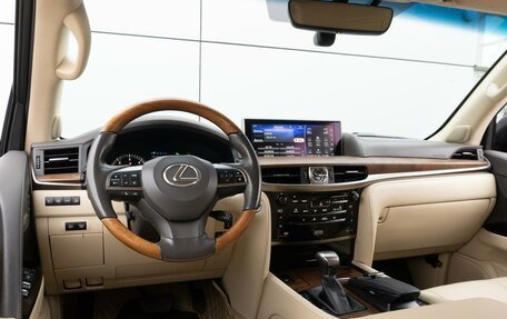 Lexus LX III, 2016 год, 8 299 000 рублей, 6 фотография