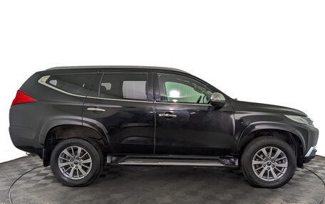 Mitsubishi Pajero Sport III рестайлинг, 2018 год, 2 950 000 рублей, 4 фотография