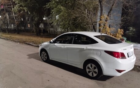 Hyundai Solaris II рестайлинг, 2015 год, 675 000 рублей, 2 фотография