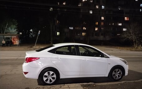 Hyundai Solaris II рестайлинг, 2015 год, 675 000 рублей, 4 фотография