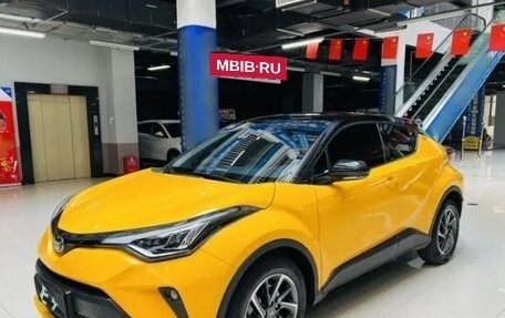 Toyota C-HR I рестайлинг, 2021 год, 2 074 000 рублей, 2 фотография