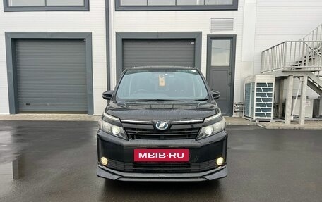 Toyota Voxy III, 2014 год, 2 549 000 рублей, 9 фотография