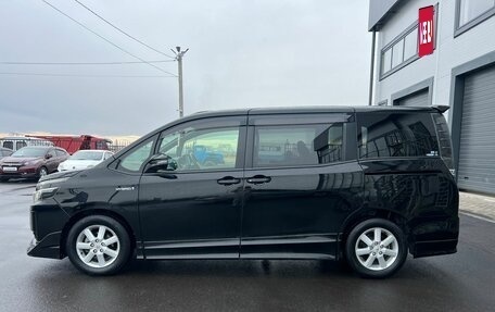 Toyota Voxy III, 2014 год, 2 549 000 рублей, 3 фотография