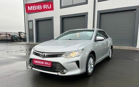 Toyota Camry, 2015 год, 2 299 000 рублей, 2 фотография