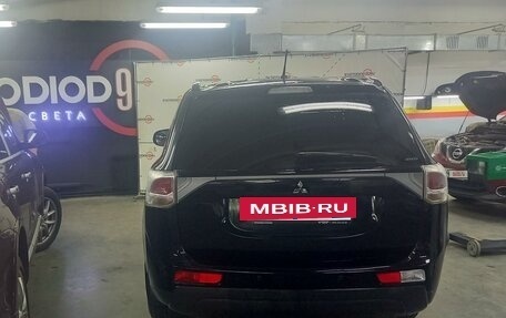 Mitsubishi Outlander III рестайлинг 3, 2012 год, 1 790 000 рублей, 4 фотография