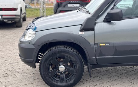 Chevrolet Niva I рестайлинг, 2018 год, 900 000 рублей, 5 фотография