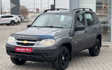 Chevrolet Niva I рестайлинг, 2018 год, 900 000 рублей, 4 фотография