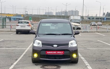 Toyota Sienta I, 2012 год, 1 090 000 рублей, 2 фотография