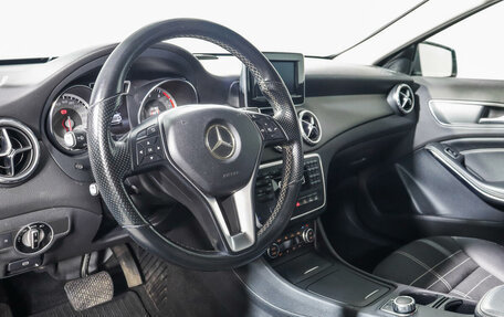 Mercedes-Benz GLA, 2014 год, 2 200 000 рублей, 14 фотография