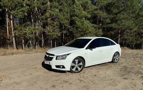 Chevrolet Cruze II, 2010 год, 640 000 рублей, 6 фотография