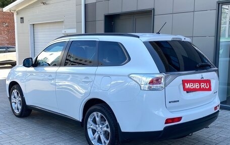 Mitsubishi Outlander III рестайлинг 3, 2013 год, 1 799 000 рублей, 5 фотография