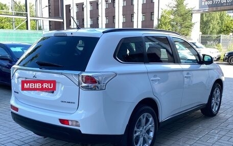 Mitsubishi Outlander III рестайлинг 3, 2013 год, 1 799 000 рублей, 7 фотография