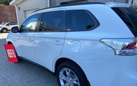 Mitsubishi Outlander III рестайлинг 3, 2013 год, 1 799 000 рублей, 30 фотография