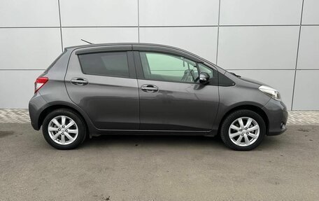 Toyota Vitz, 2012 год, 899 000 рублей, 4 фотография