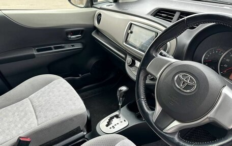 Toyota Vitz, 2012 год, 899 000 рублей, 11 фотография