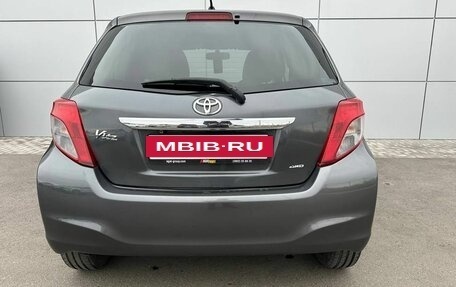 Toyota Vitz, 2012 год, 899 000 рублей, 6 фотография