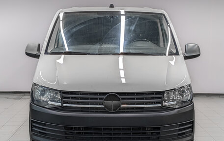 Volkswagen Transporter T6 рестайлинг, 2019 год, 1 595 000 рублей, 2 фотография