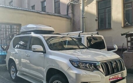 Toyota Land Cruiser Prado 150 рестайлинг 2, 2021 год, 5 600 000 рублей, 3 фотография