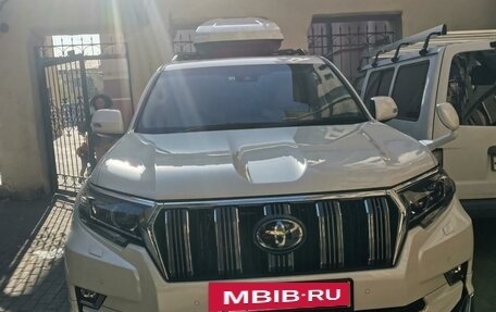 Toyota Land Cruiser Prado 150 рестайлинг 2, 2021 год, 5 600 000 рублей, 2 фотография