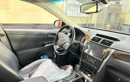 Toyota Camry, 2018 год, 2 395 000 рублей, 3 фотография