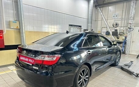 Toyota Camry, 2018 год, 2 395 000 рублей, 2 фотография