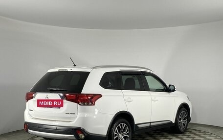 Mitsubishi Outlander III рестайлинг 3, 2016 год, 1 970 000 рублей, 6 фотография