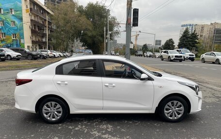 KIA Rio IV, 2022 год, 1 890 000 рублей, 6 фотография