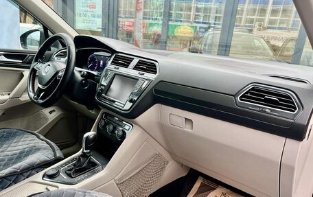 Volkswagen Tiguan II, 2017 год, 2 119 000 рублей, 13 фотография