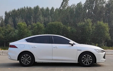 BYD Qin, 2021 год, 1 400 000 рублей, 8 фотография