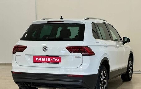 Volkswagen Tiguan II, 2018 год, 3 195 000 рублей, 6 фотография