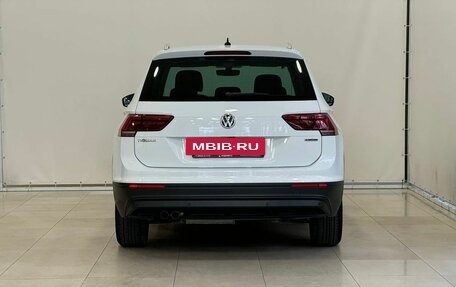 Volkswagen Tiguan II, 2018 год, 3 195 000 рублей, 8 фотография