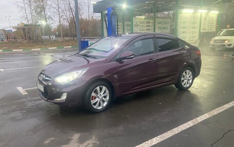 Hyundai Solaris II рестайлинг, 2012 год, 800 000 рублей, 2 фотография