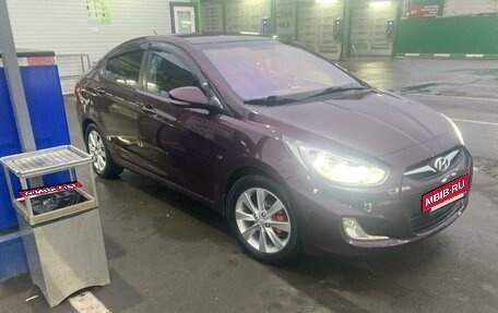 Hyundai Solaris II рестайлинг, 2012 год, 800 000 рублей, 6 фотография